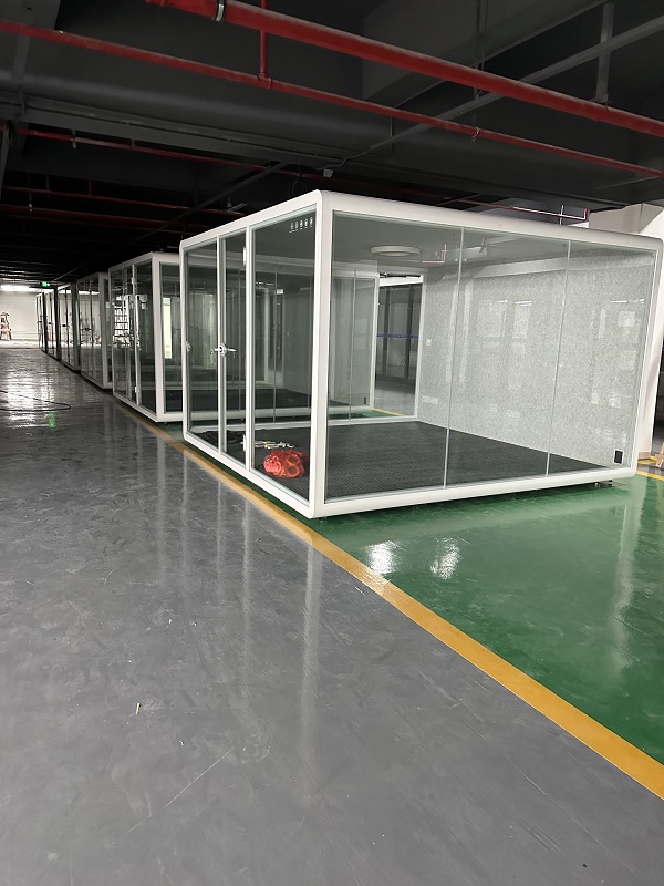 Live broadcast pods 1.jpg