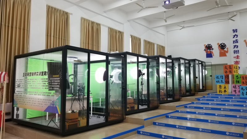 live stream training booths (4).jpg